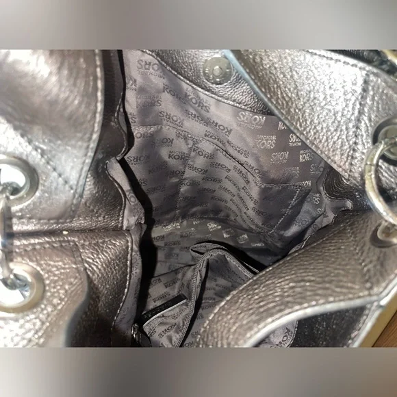 MICHAEL KORS PURSE - Picture 4 of 5